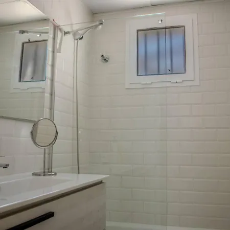 Lägenhet 2br Cosy With Pool And Sea View *