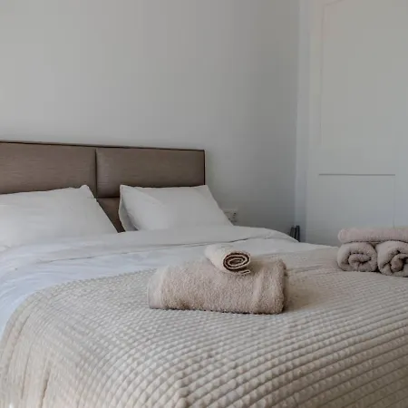 2br Cosy With Pool And Sea View