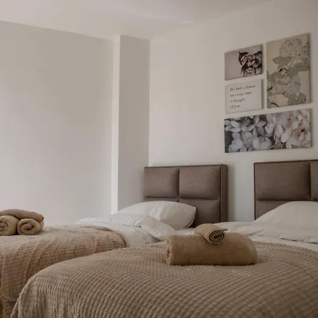 Lägenhet 2br Cosy With Pool And Sea View *